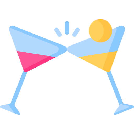 zwei Cocktailgläser die anstoßen