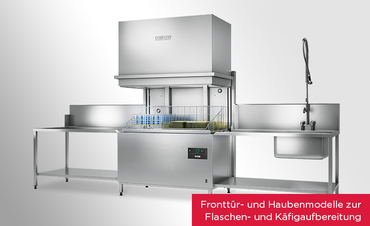 Großes HOBART Fronttür- und Haubenmodell zur hygienischen und effizienten Aufbereitung von Flaschen und Käfigen in Laboren und Produktionsbetrieben, mit seitlichen Arbeitsflächen und integrierter Spülbrause, robuste Edelstahlkonstruktion.