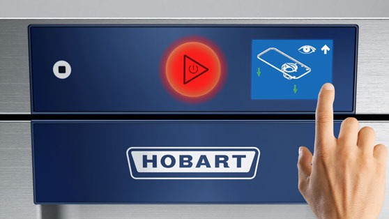 Bedienfeld einer HOBART Spülmaschine mit rotem Startsymbol und Touchscreen, Anzeige einer Fehlermeldung mit grafischem Hinweis zur Inspektion, inklusive HOBART Logo für professionelle Geschirrreinigung.